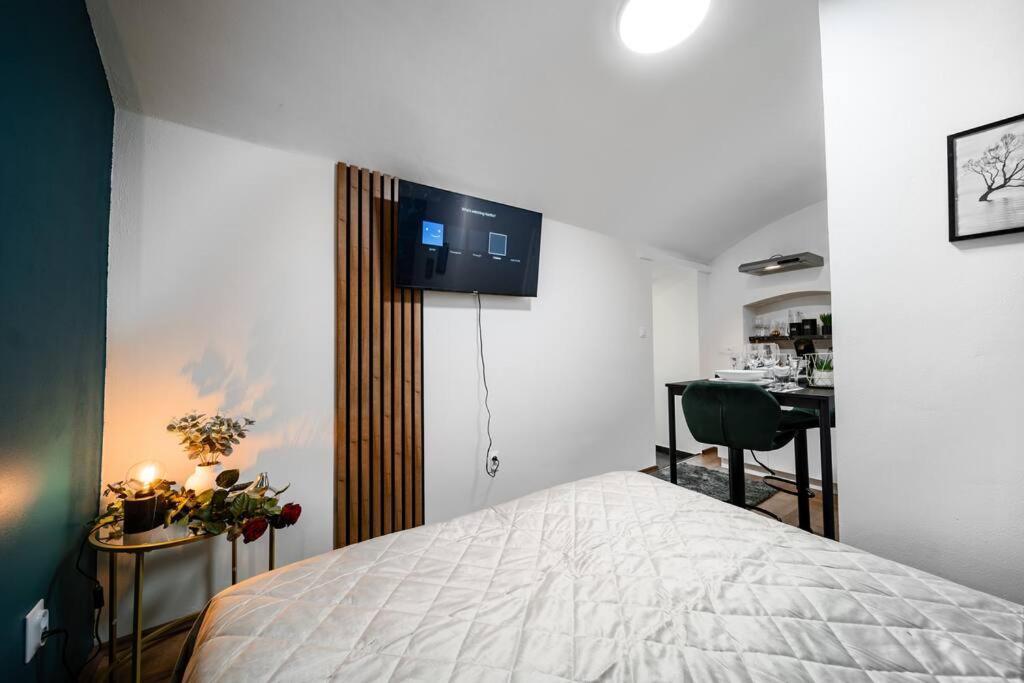 Secret Economy Oasis Apartmán *